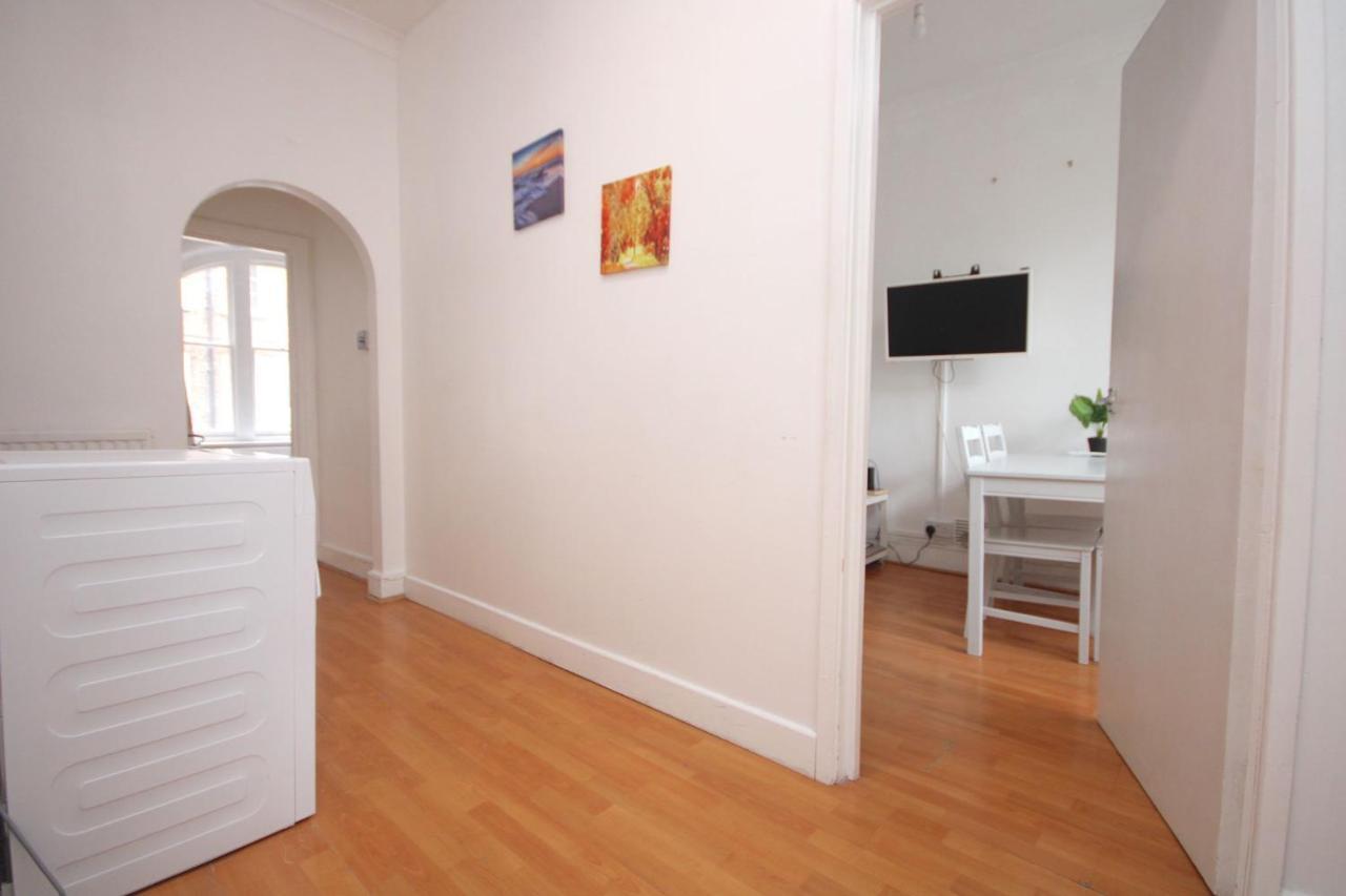 Great Flat Located In Trendy Soho Apartman London Kültér fotó